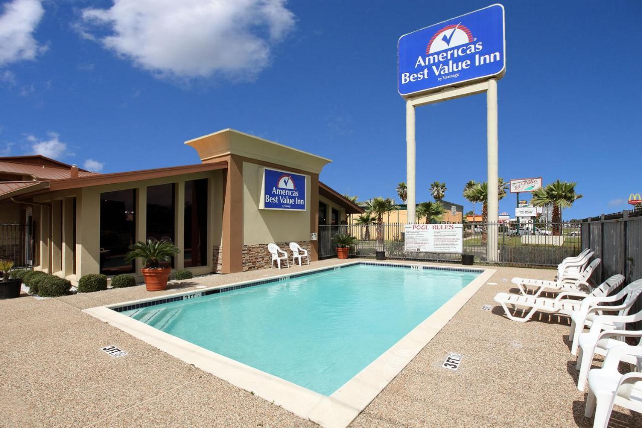 Americas Best Value Inn Angleton Facilities photo