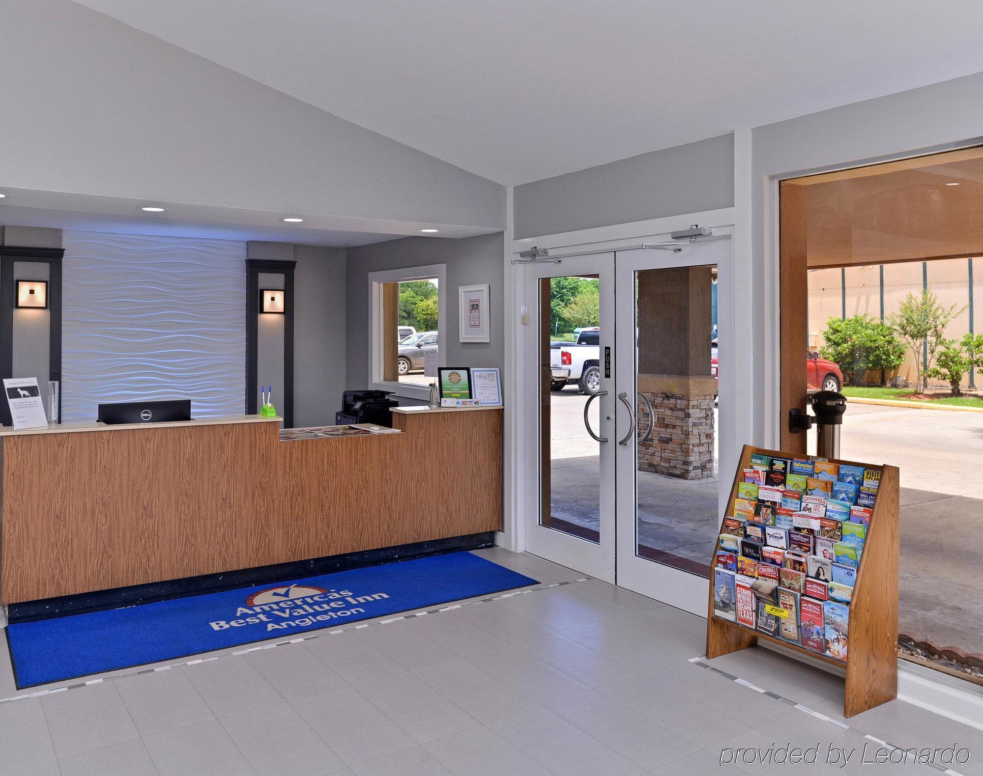 Americas Best Value Inn Angleton Exterior photo